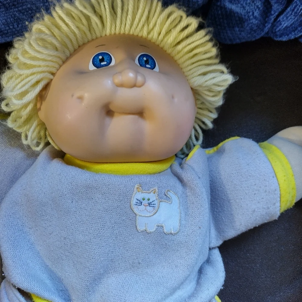 Vintage 1985 Cabbage Patch Kid, Blue Signature, Yarn Hair - Picture 3 of 12